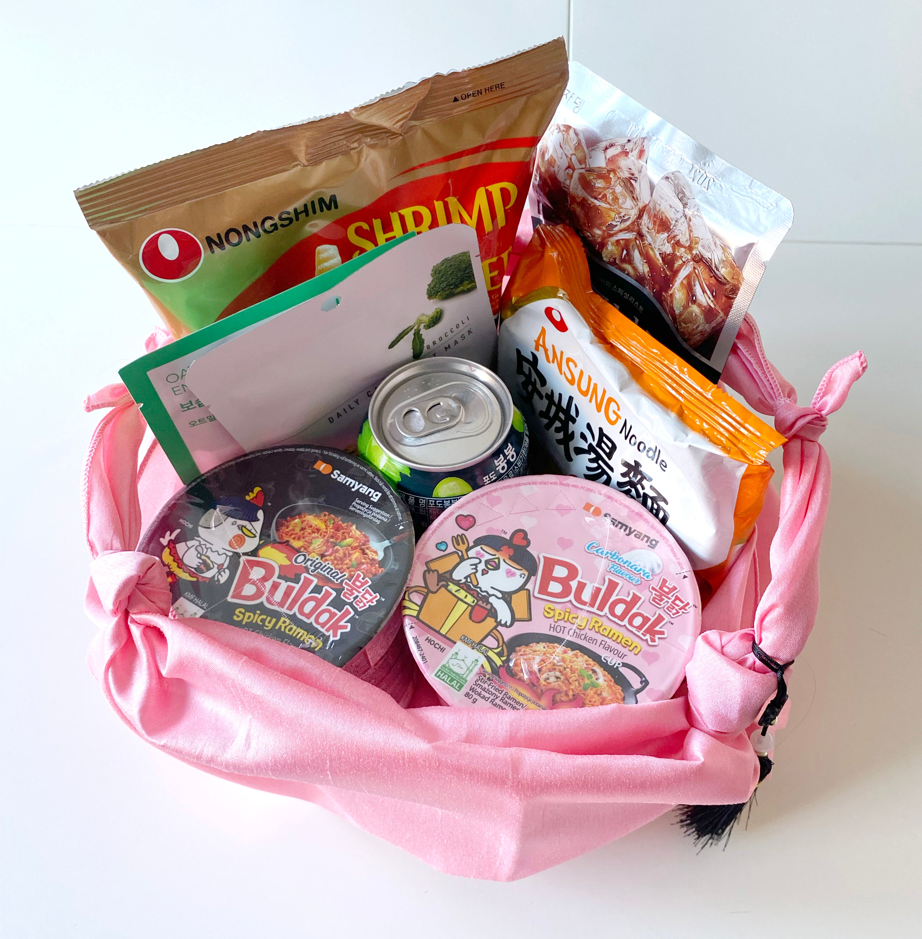 Pop Diva Pink & Black Snack Set (FREE Keyring included)*