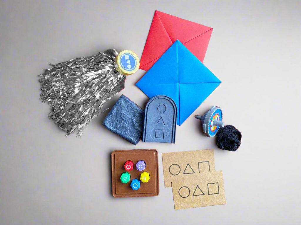 K-Childhood Games Snack Set (Themed Box - FREE keyring included)*